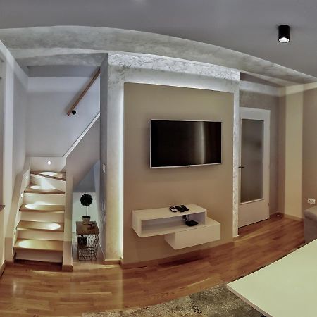 מוסטר Sun Valley Apartments מראה חיצוני תמונה