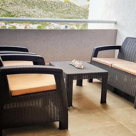 מוסטר Sun Valley Apartments מראה חיצוני תמונה