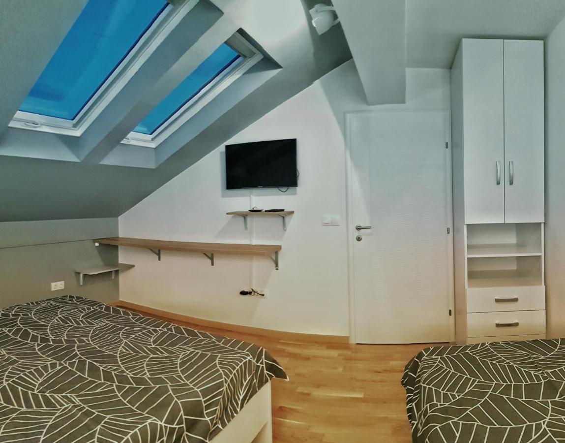 מוסטר Sun Valley Apartments מראה חיצוני תמונה