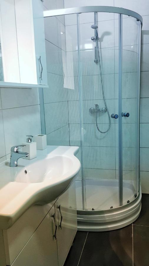 מוסטר Sun Valley Apartments מראה חיצוני תמונה