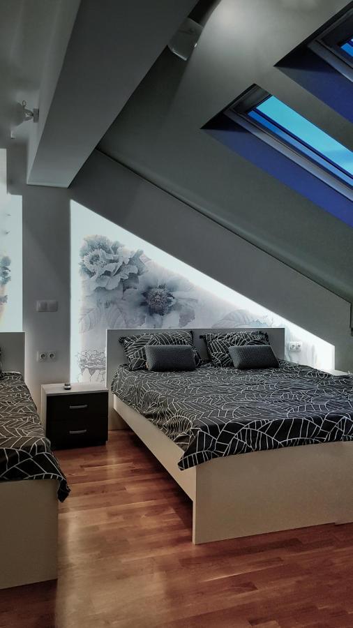 מוסטר Sun Valley Apartments מראה חיצוני תמונה