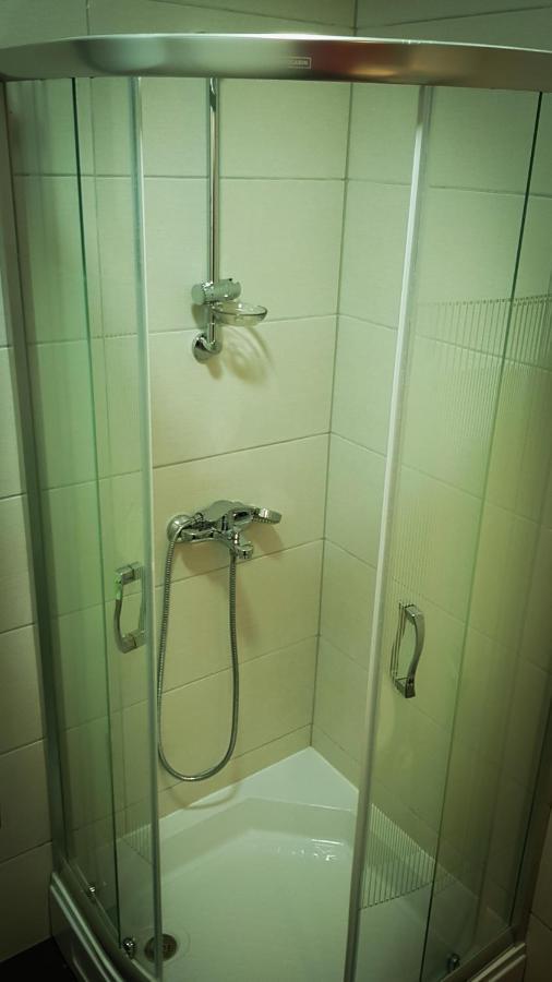 מוסטר Sun Valley Apartments מראה חיצוני תמונה