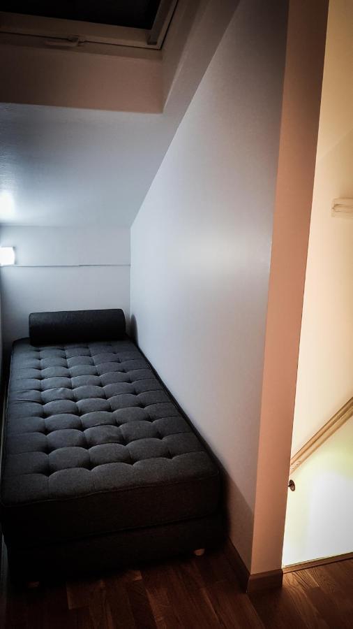 מוסטר Sun Valley Apartments מראה חיצוני תמונה